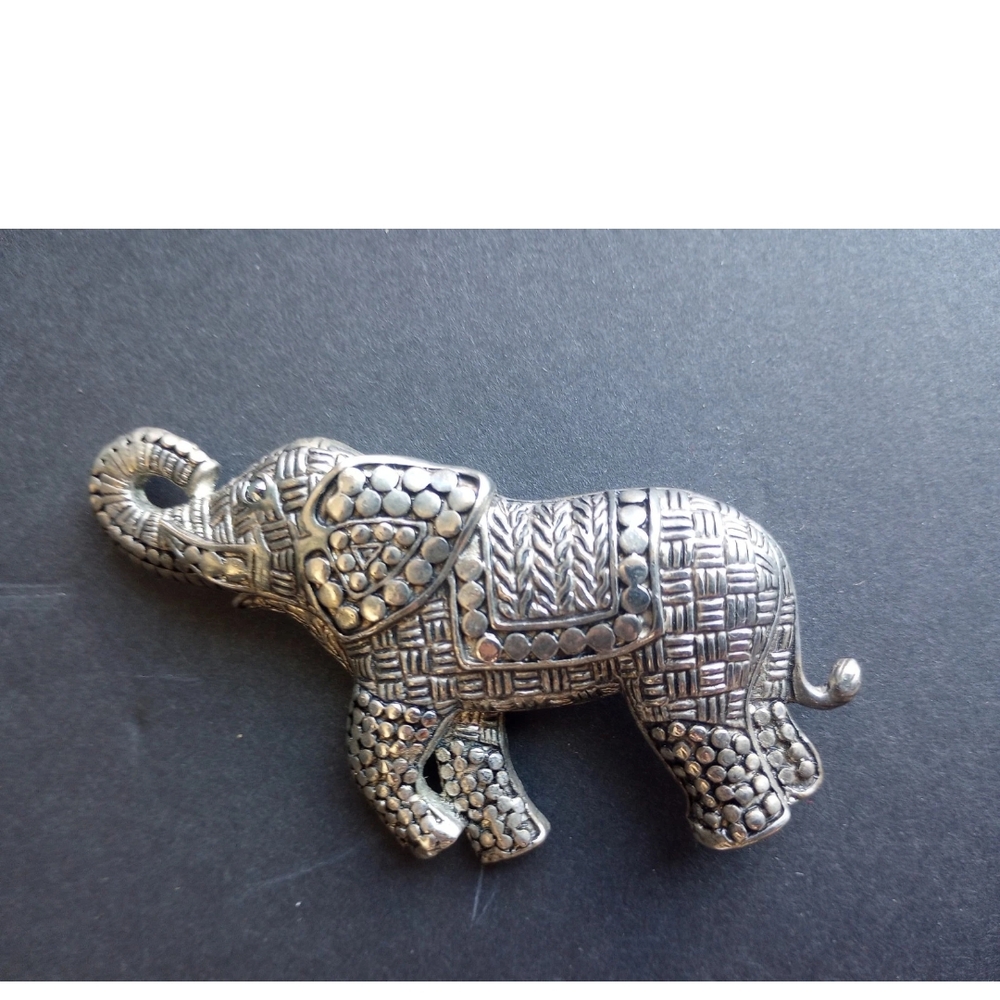 Elephant Brooch Silver Color Rhinestone Solid